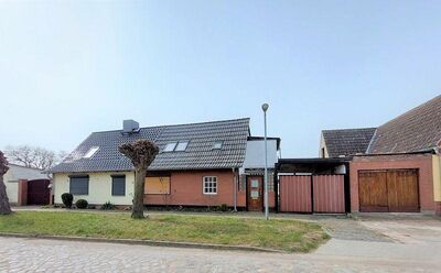 Stark Sanierungsbedürftiges Einfamilienhaus mit Garage in Osterburg (Handwerkerobjekt)