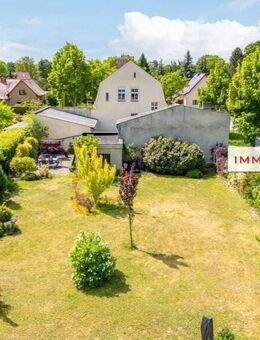 IMMOBERLIN.DE - Stilvolles Ein-/Zweifamilienhaus mit Gartenparadies und Baugrundstück - Fredersdorf-Vogelsdorf