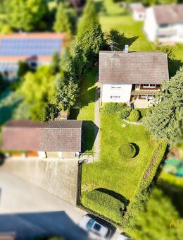 Attraktives Kapitalanlageobjekt - freistehendes Zweifamilienhaus mit großem Grundstück in Furth - Furth