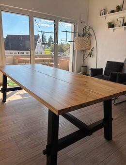 Esstisch Akazie - Dornhan Zentrum