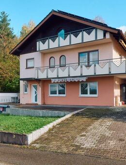 Ihr neues Zuhause mit Herz: charmantes Wohnhaus in Aussichtslage mit Einliegerwohnung & PV-Anlage - Sulz (Neckar)