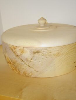 Brottopf, Brotkasten aus Zirbenholz mit 37 cm Durchmesser. Art. Nr. 2103 - Halfing