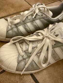 Adidas Superstars white - Herford (Hansestadt) Zentrum