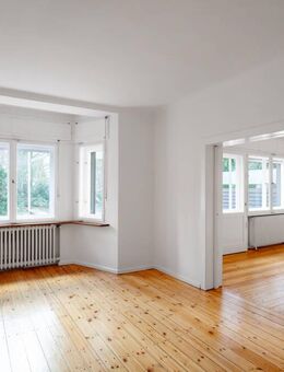 30er Jahre Stadtvilla auf großem Südgrundstück direkt an der Berliner Stadtgrenze - Kleinmachnow