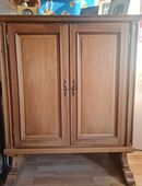 Schöner, kleiner Schrank Nussbaum Auftragsarbeit Schreinerarbeit in 63584