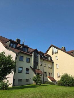 *PROVISIONSFREI* geräumige 2-Zi.-ETW mit Loggia und herrlicher Fernsicht! - Mehlmeisel