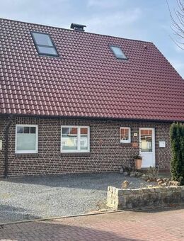 Zweifamilienhaus mit Garten, Terrasse, Carport in ruhiger Sackgassenlage - Heiligenhafen